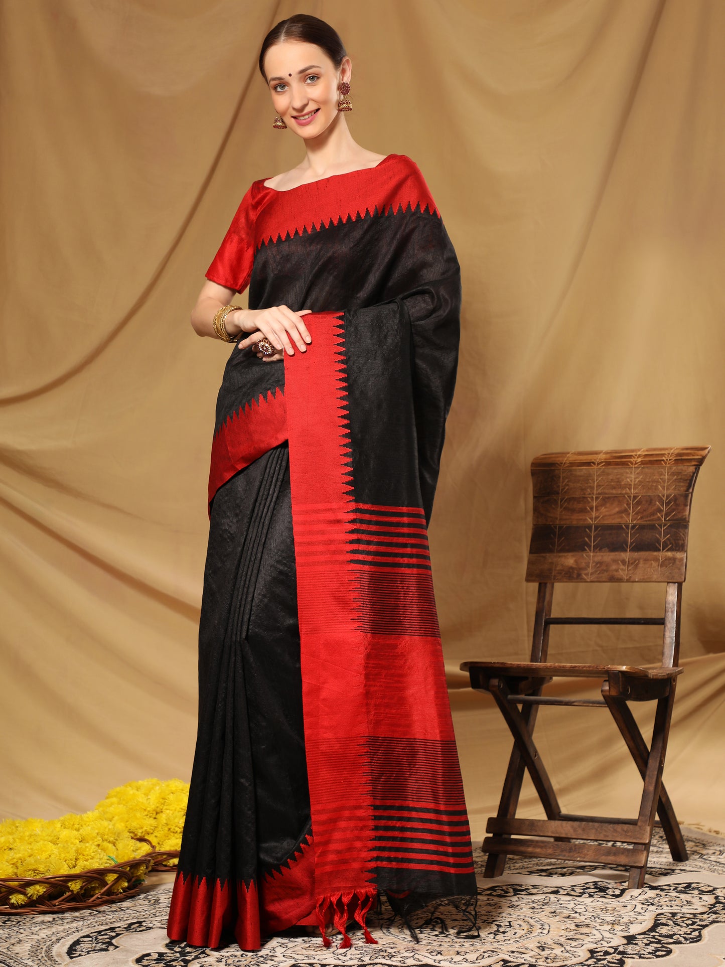 Black Banglori Silk Saree with Contrast Pallu