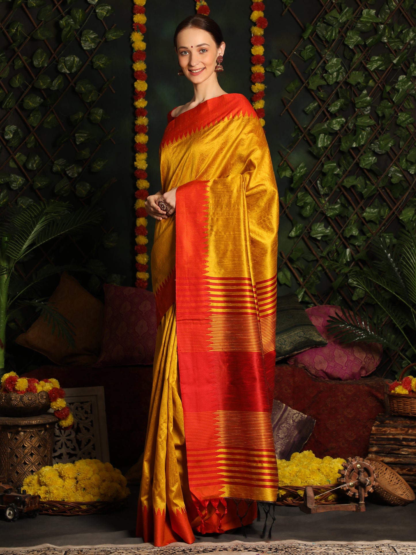 Yellow Banglori Silk Saree with Contrast Pallu