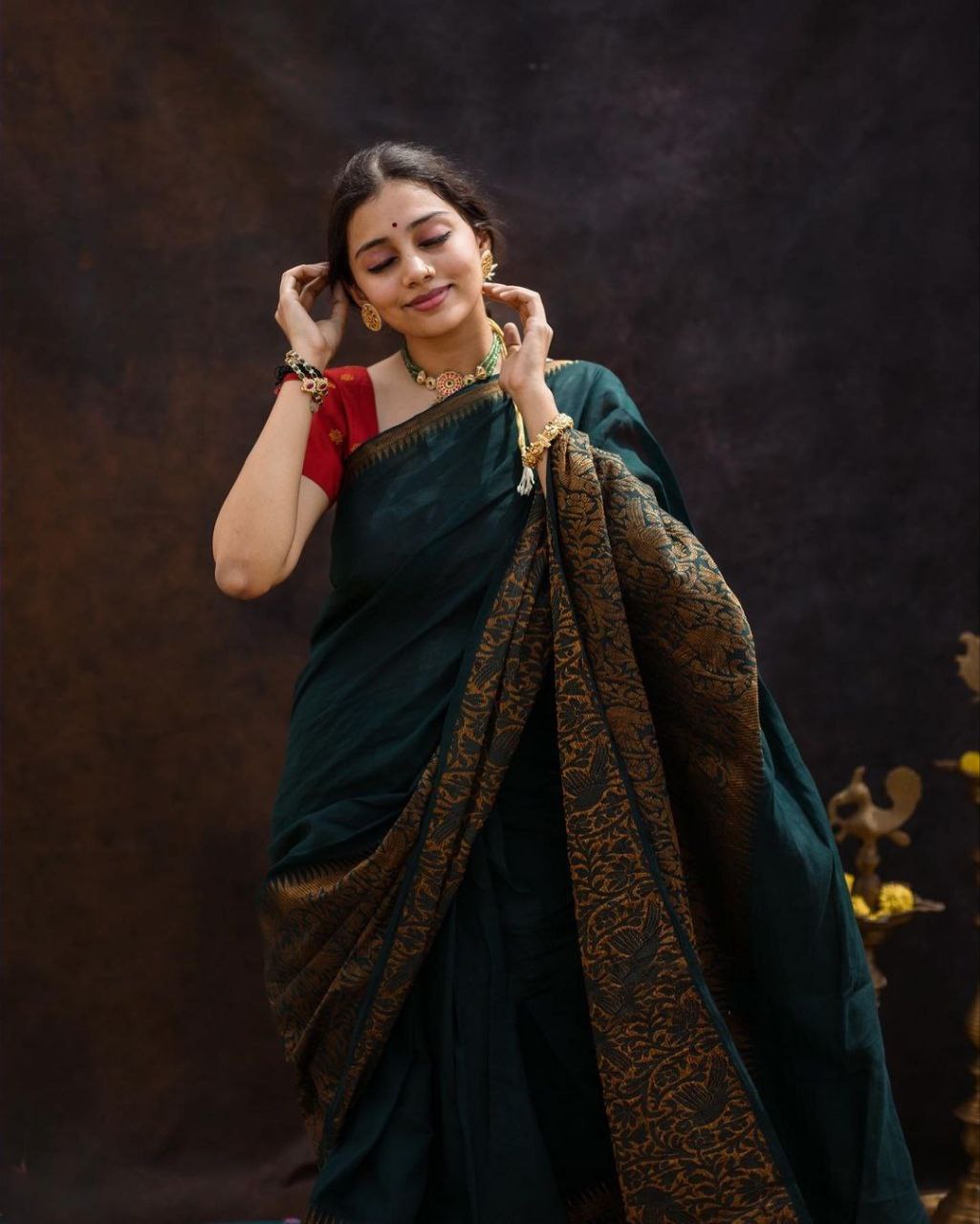 Mehendi Green Soft Litchi Silk Saree with Zari Work